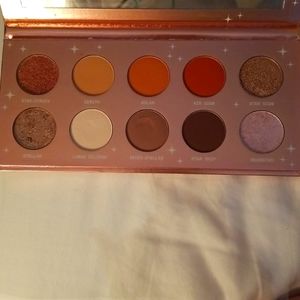 Item in my element eye palette